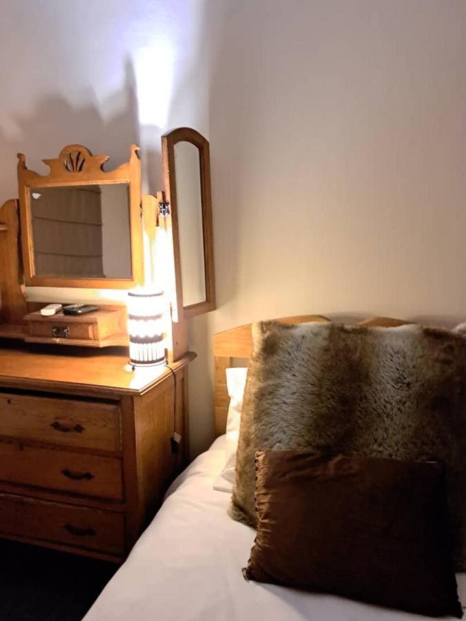 Koha Guesthouse มาเรียนทอล ภายนอก รูปภาพ